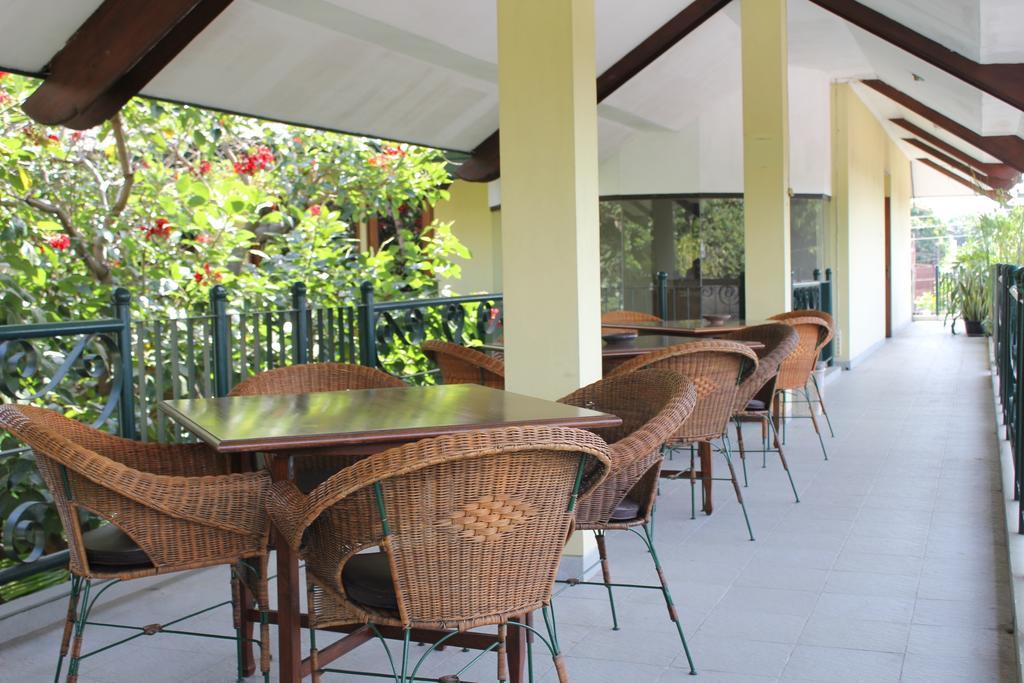 Hotel Winotosastro Garden Yogyakarta Exterior photo