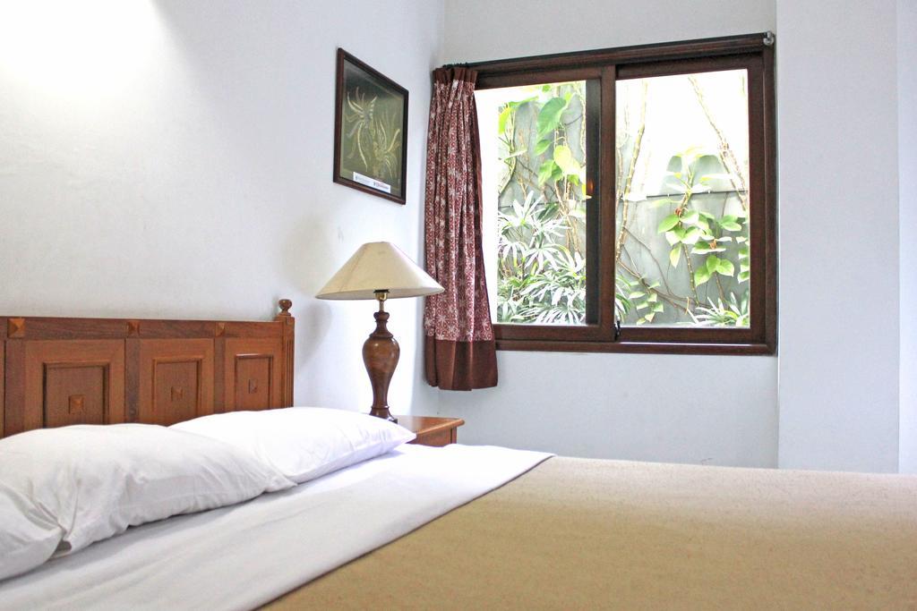 Hotel Winotosastro Garden Yogyakarta Exterior photo
