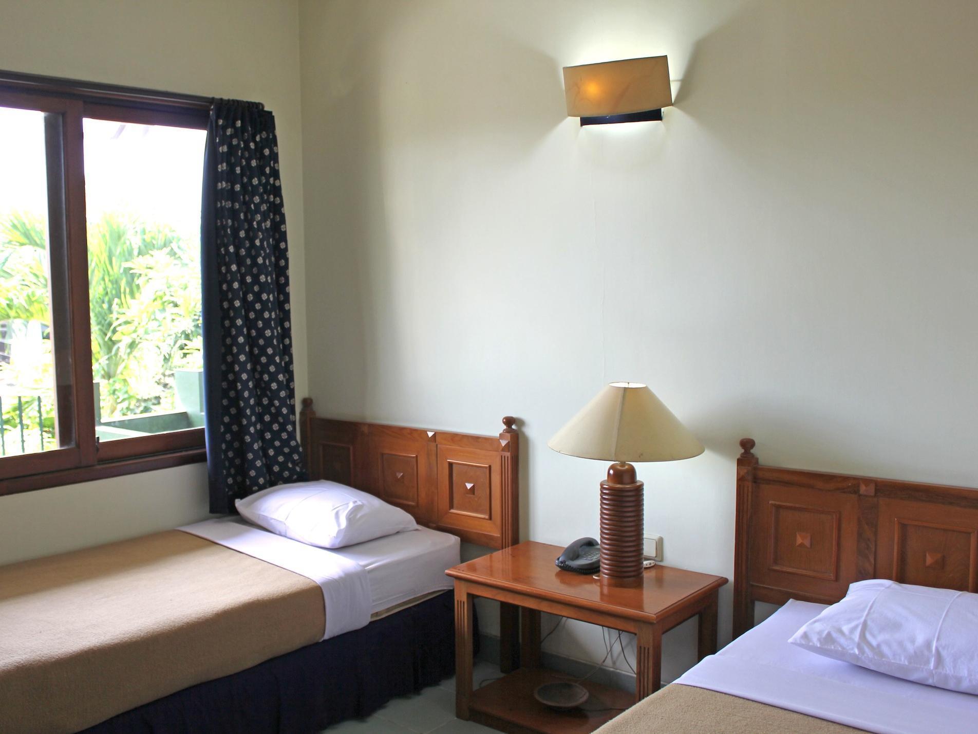 Hotel Winotosastro Garden Yogyakarta Exterior photo